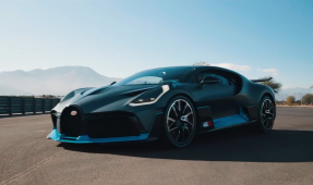 Bugatti Divo at thermal club 4K wallpaper